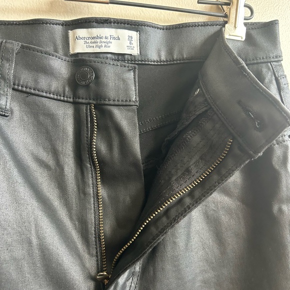 Abercrombie and Fitch Curve Love Ultra High Rise Ankle Straight Black Jeans 29 - Picture 3 of 5
